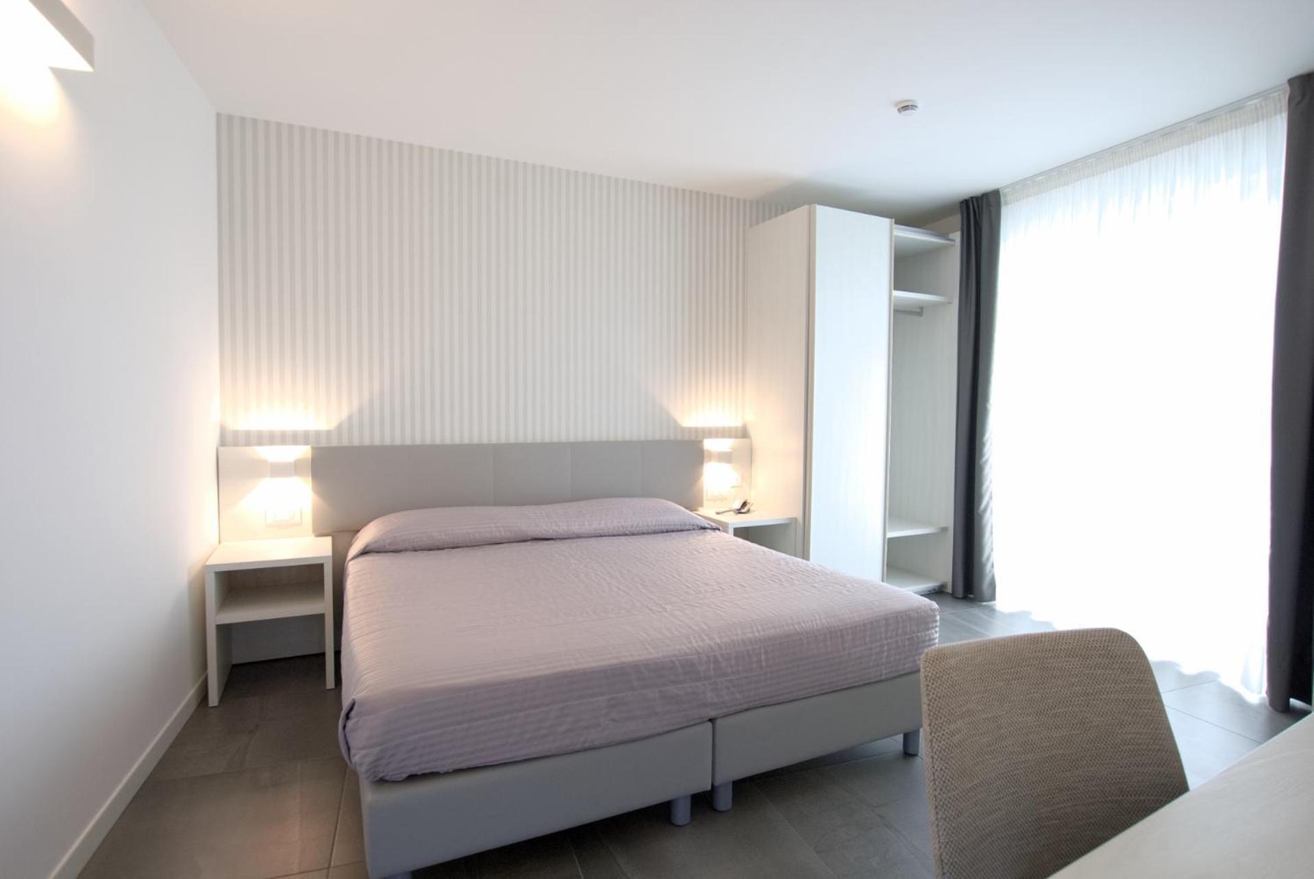 Hotel Paris Lignano Sabbiadoro Exterior photo